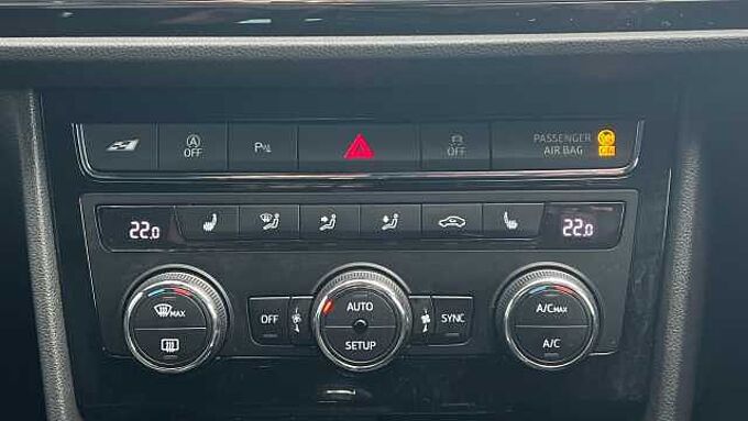 SEAT Leon 5dr (2016) 2.0 TSI Cupra 300 DSG